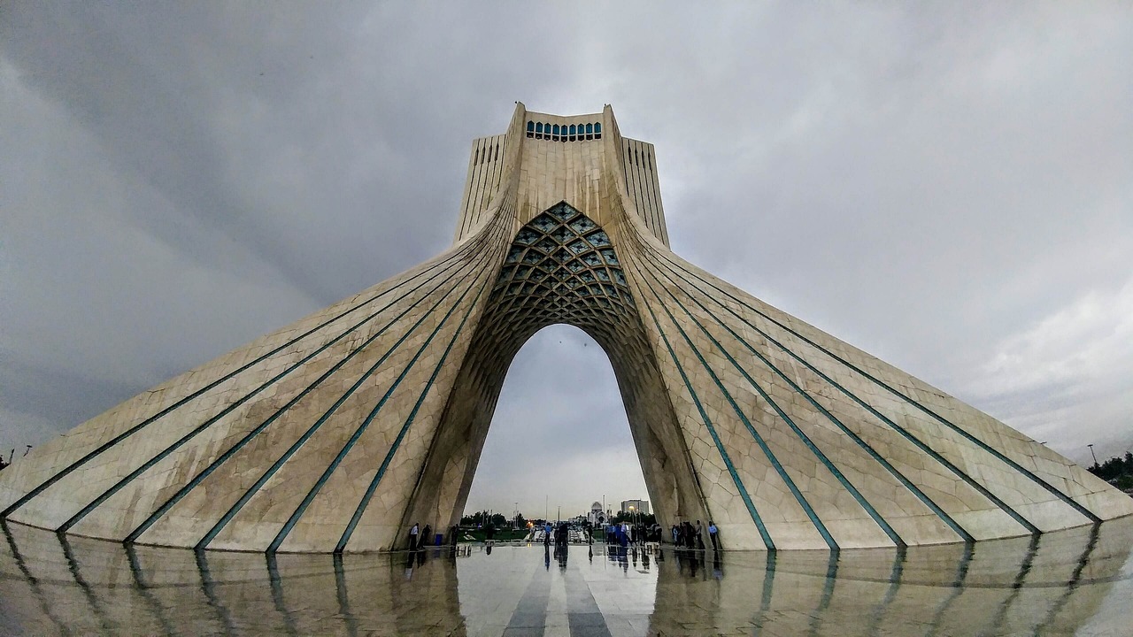 Avio karte Beograd – Teheran 1 Avio karte Beograd Teheran – kula Azadi