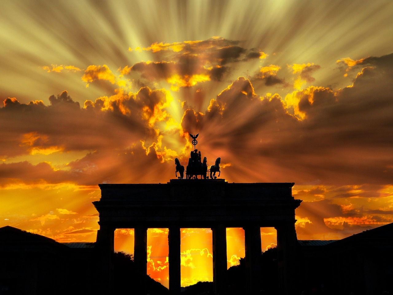 Avio karte Beograd Berlin 1 Avio karte Beograd Berlin – Brandenburška kapija u Berlinu