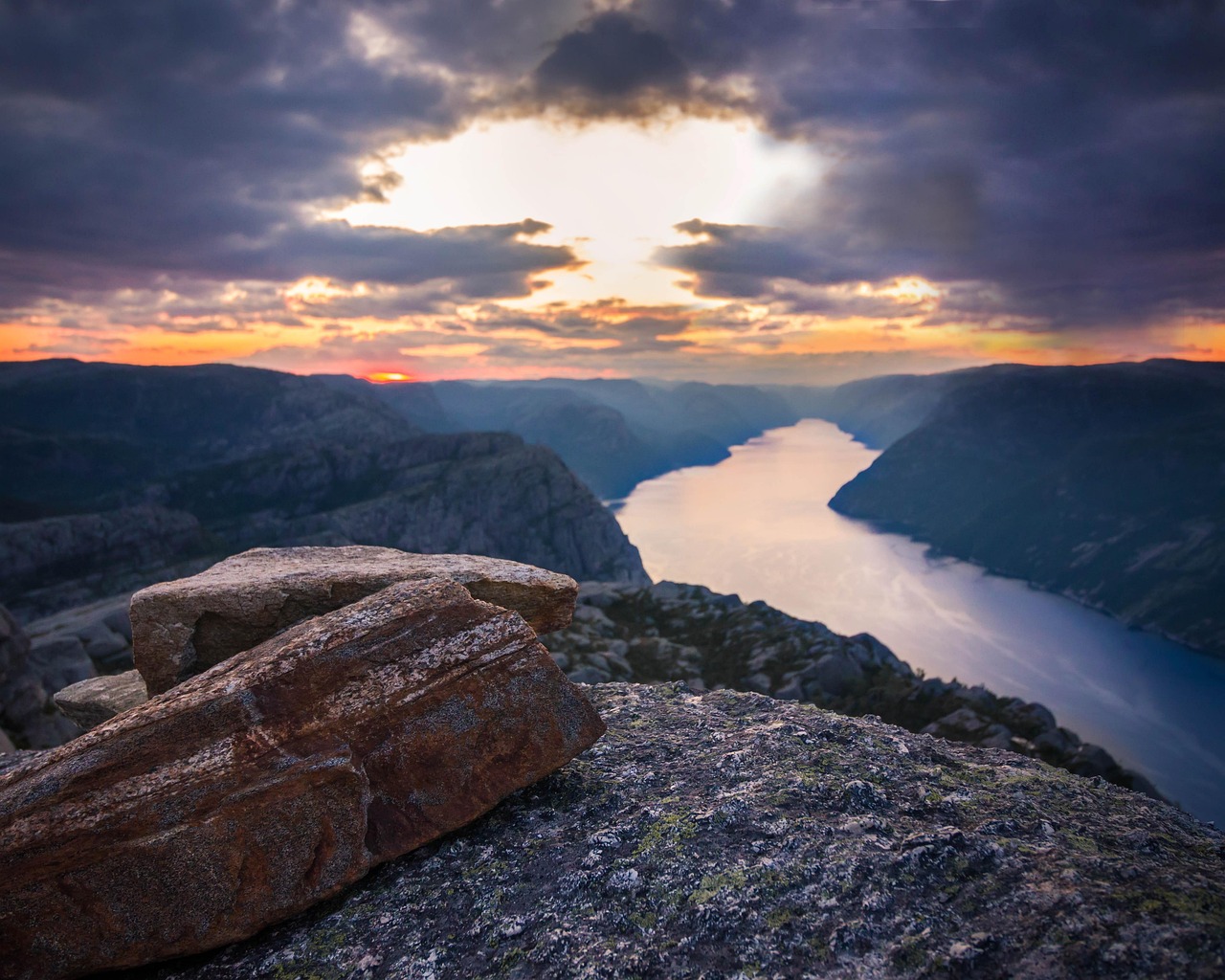 stena Preikestolen iznad Lisefjorda